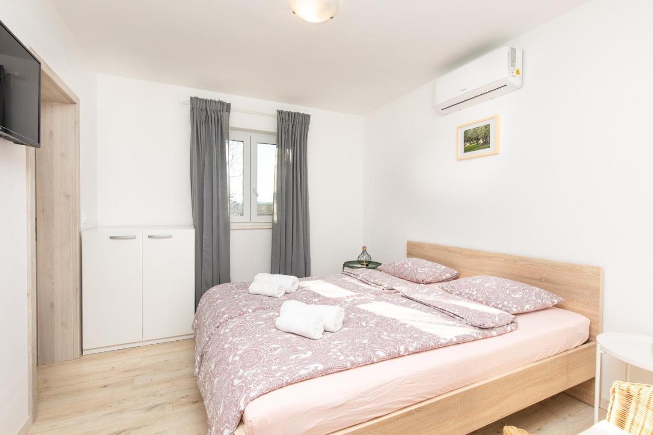 Apartments Brig Perfect Countryside Holiday! Крк Экстерьер фото