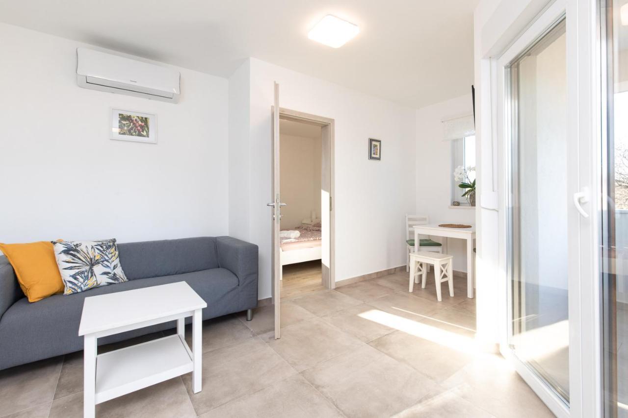 Apartments Brig Perfect Countryside Holiday! Крк Экстерьер фото