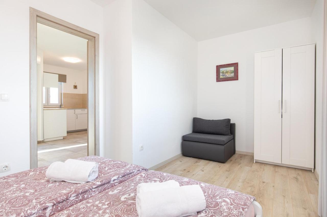 Apartments Brig Perfect Countryside Holiday! Крк Экстерьер фото